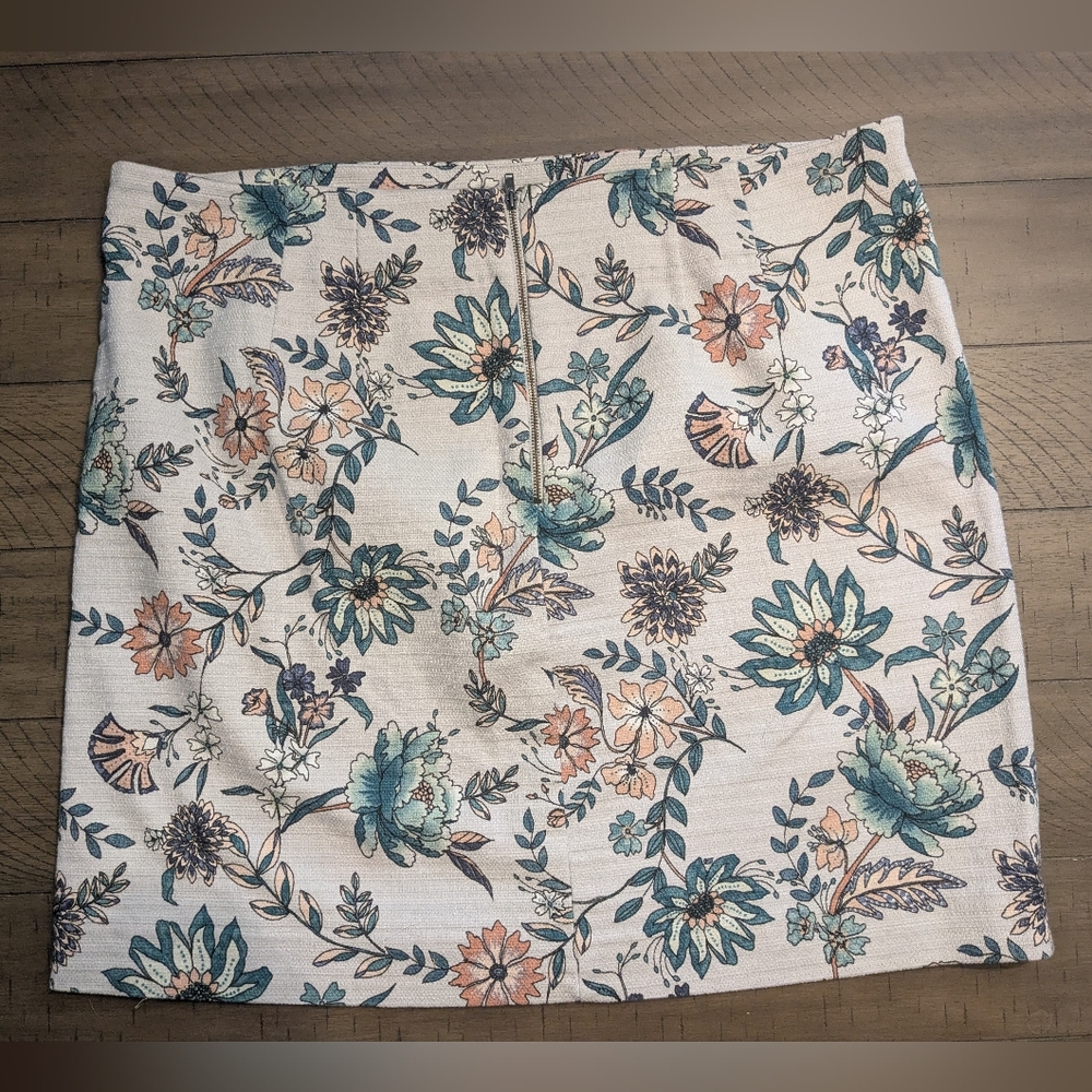 LOFT Above the Knee Length Floral Skirt Size 16 - Picture 3 of 7